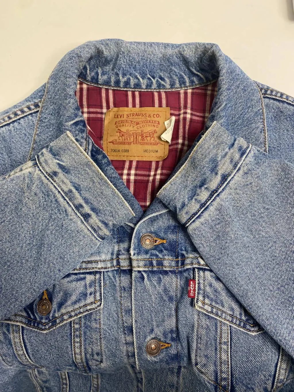 Vintage Levis Denim Jacket with Quilted Padded Sleeves – Large