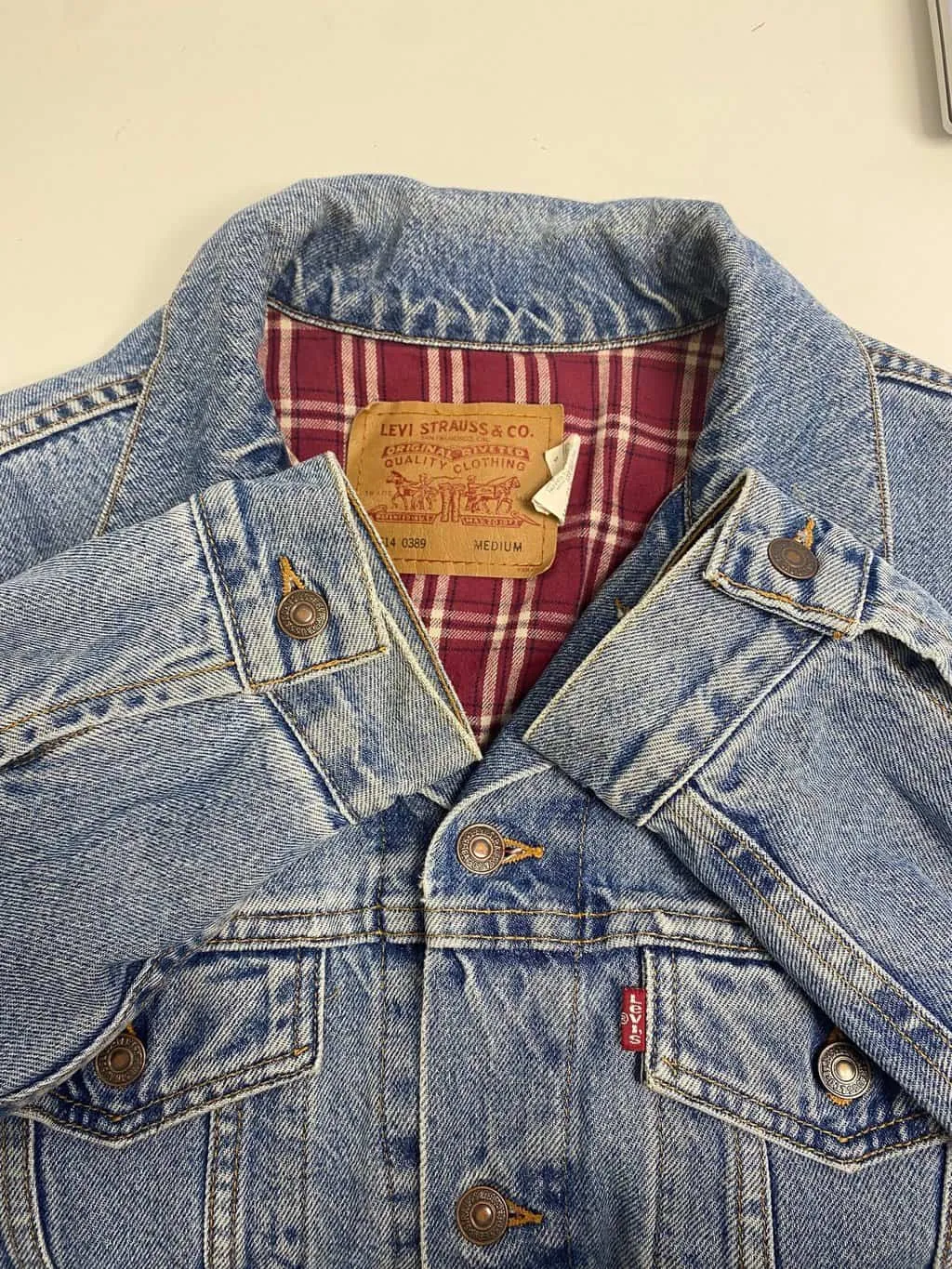 Vintage Levis Denim Jacket with Quilted Padded Sleeves – Large