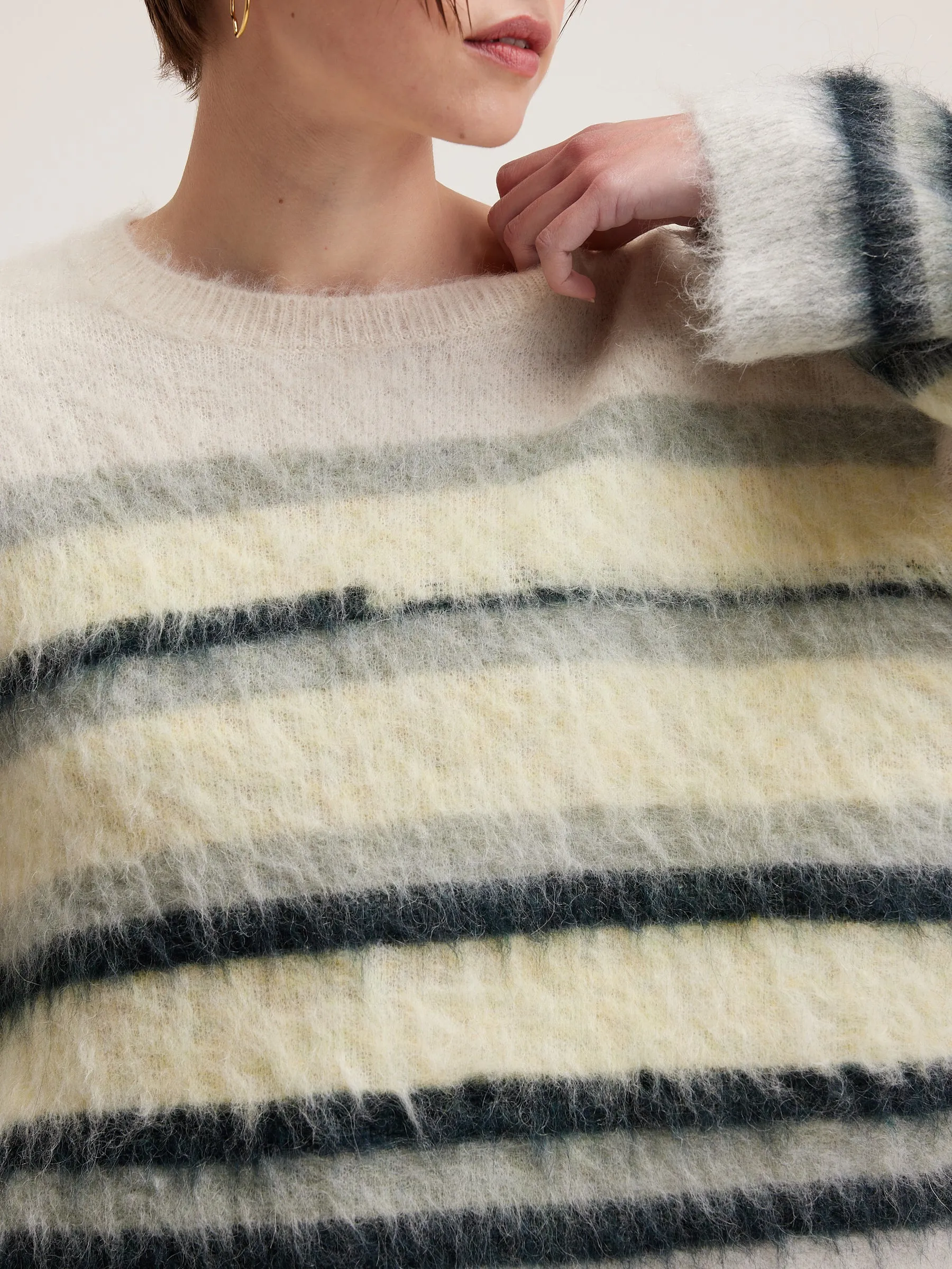 Dinie Knit Pullover with Mixed Patterns in White and Gray