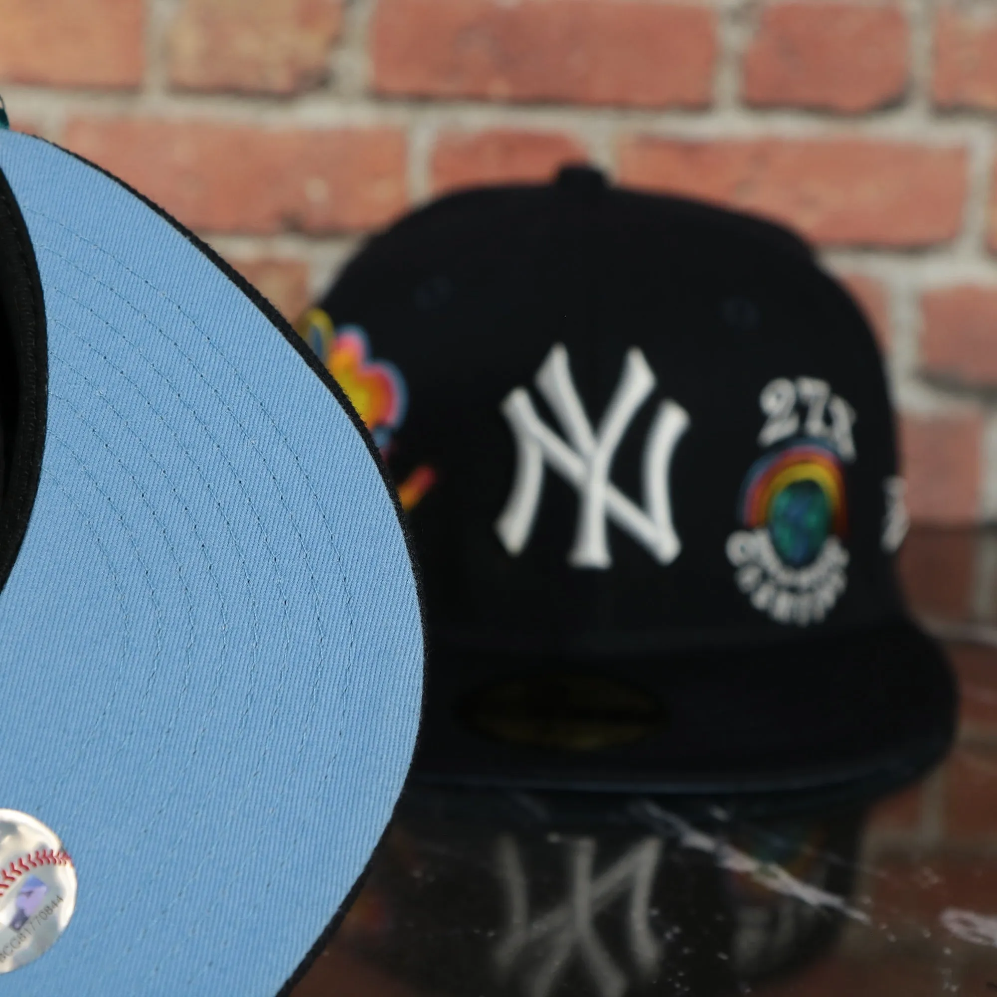 New York Yankees Groovy World Series Champions Patch 59Fifty Fitted Cap | New Era Groovy Side Patch