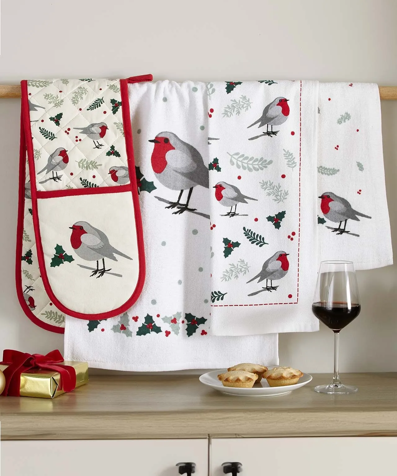 Chic Robin Oven Glove and Tea Towel Set