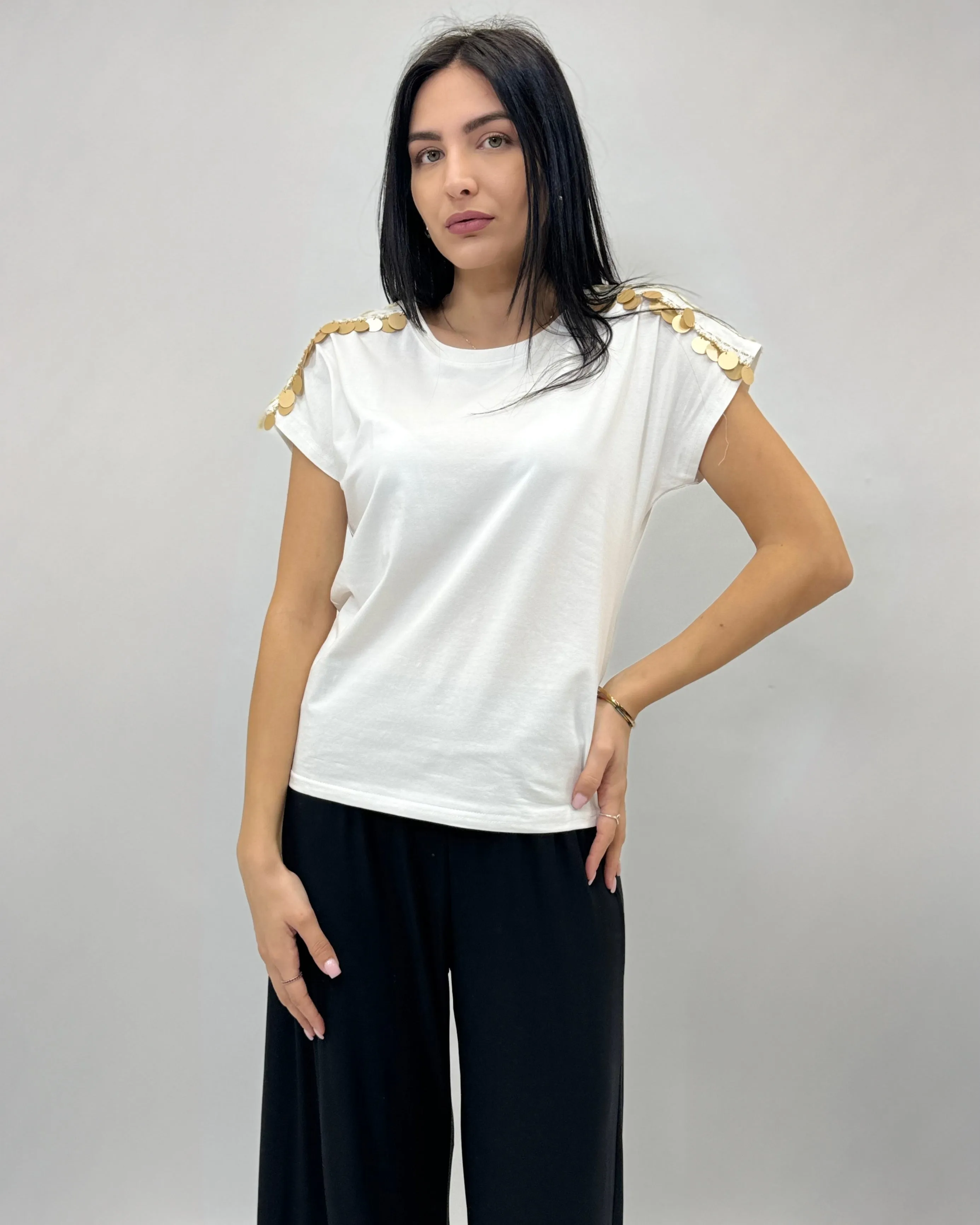 Shoulder detail embroidered t-shirt