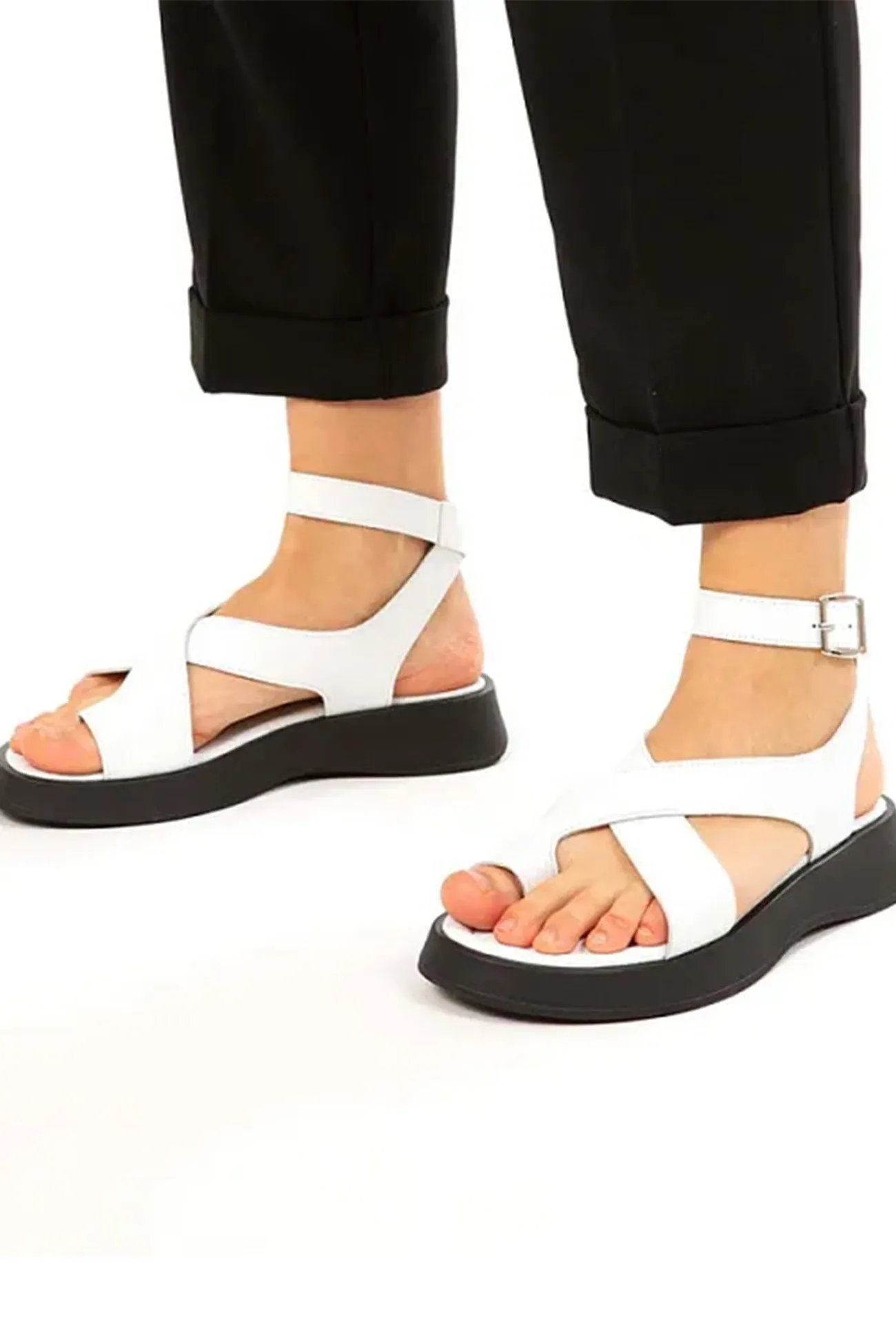 Chunky Ankle Strap Toe Ring Sandals