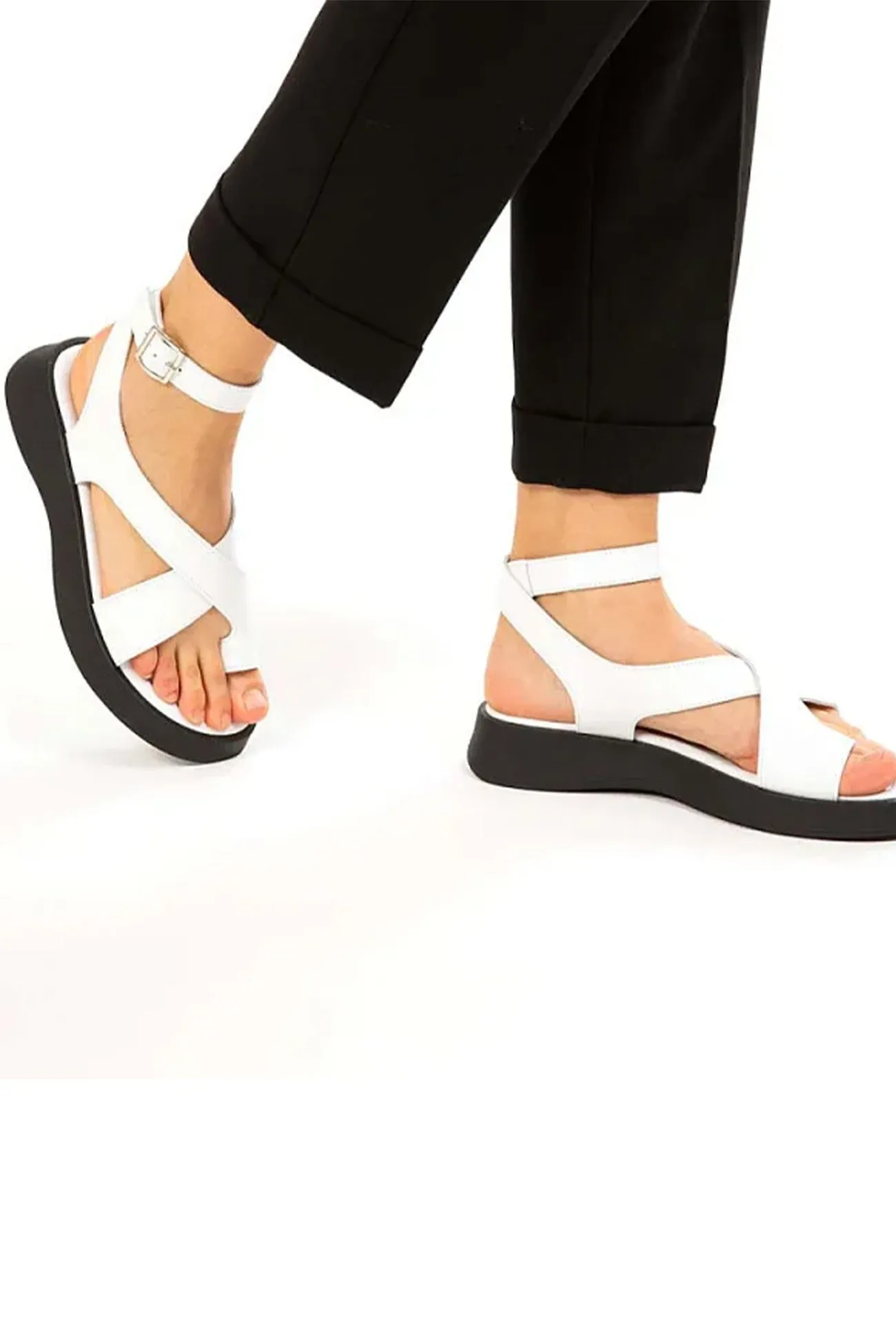 Chunky Ankle Strap Toe Ring Sandals