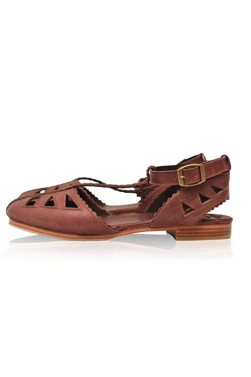 Vintage Brown Leather T-strap Sandals by Bounty.