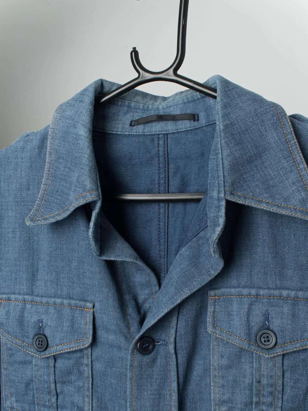 Vintage men’s denim jacket in mid-blue – Small