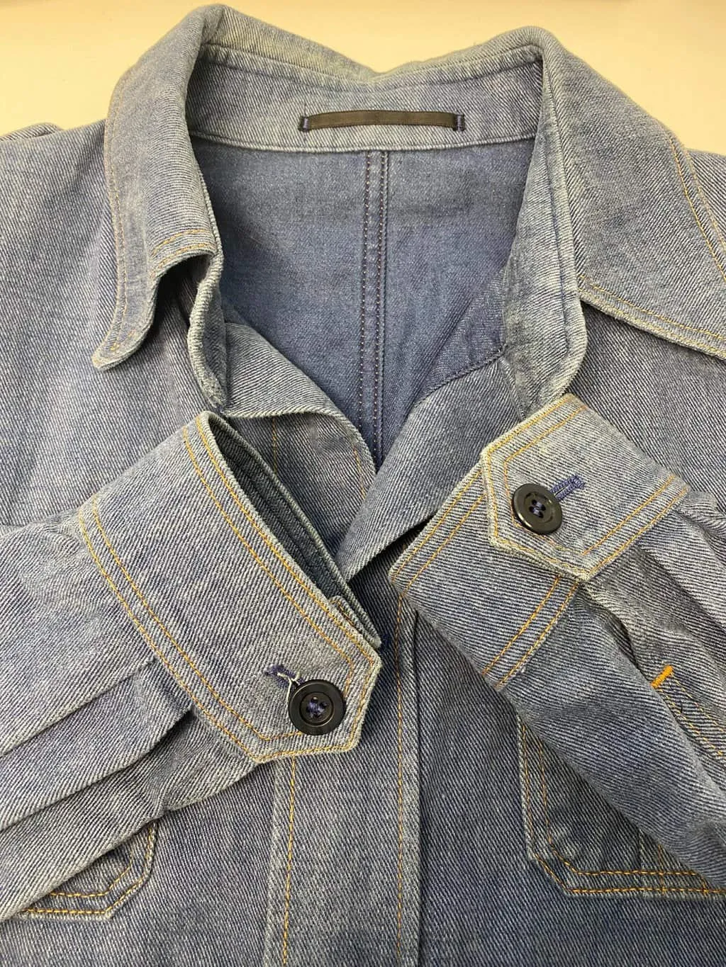 Vintage men’s denim jacket in mid-blue – Small